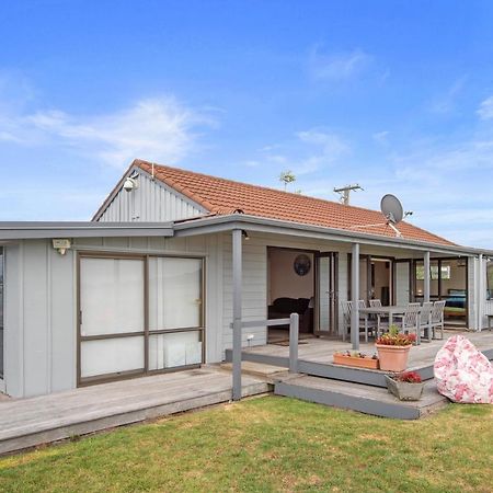 The Sunrise Bach - One Tree Point Holiday Home Eksteriør bilde