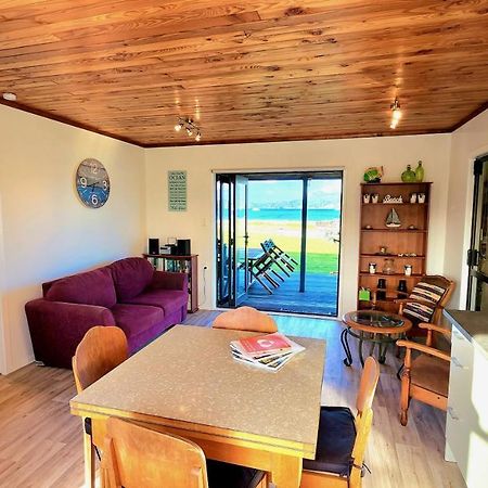 The Sunrise Bach - One Tree Point Holiday Home Eksteriør bilde
