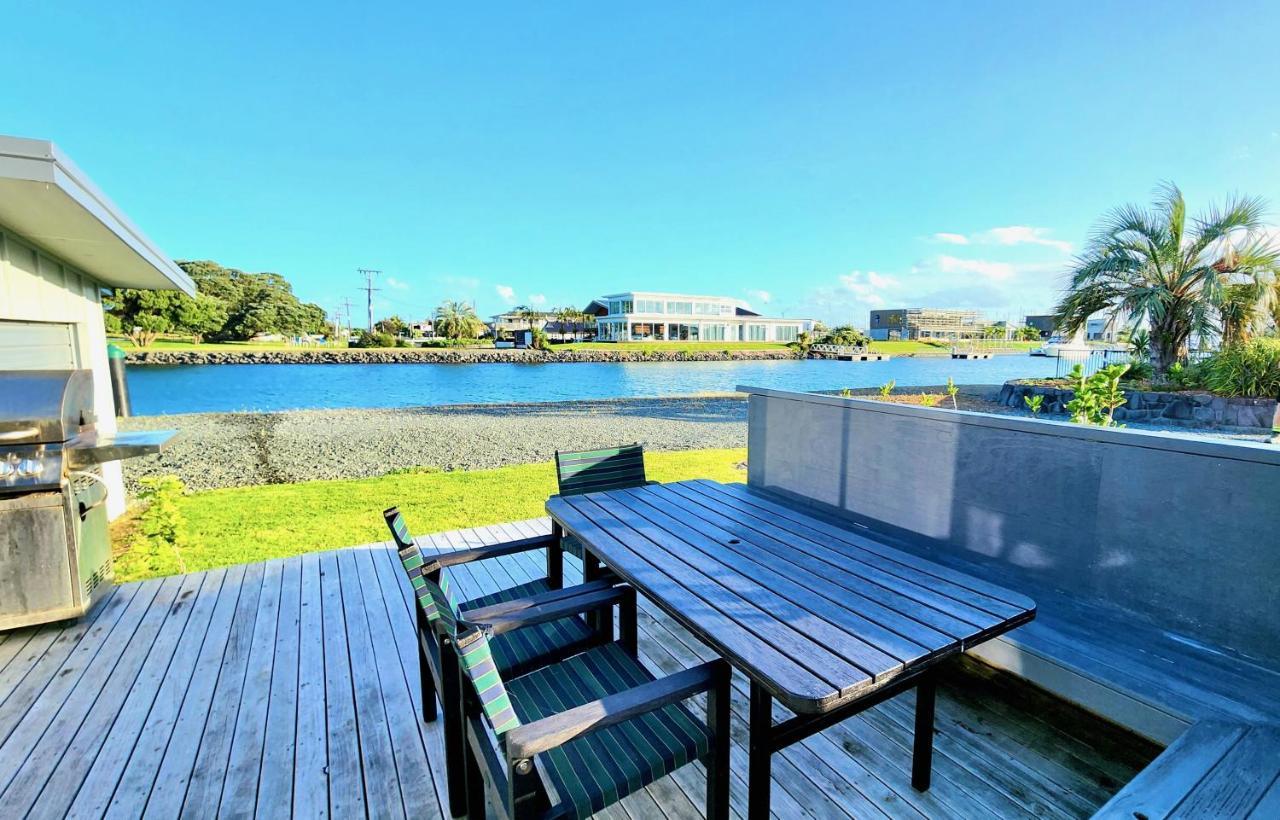 The Sunrise Bach - One Tree Point Holiday Home Eksteriør bilde
